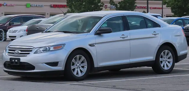 2010 Ford Taurus SE sedan